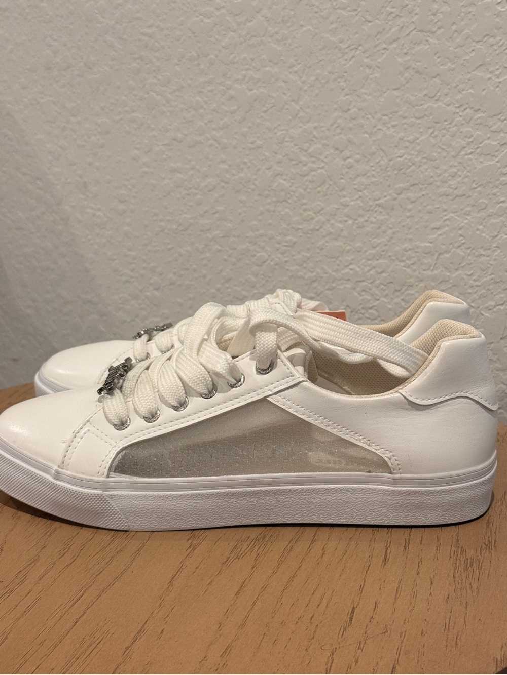 Juicy‎ Couture White Low-Top Sneakers with Mesh Panels